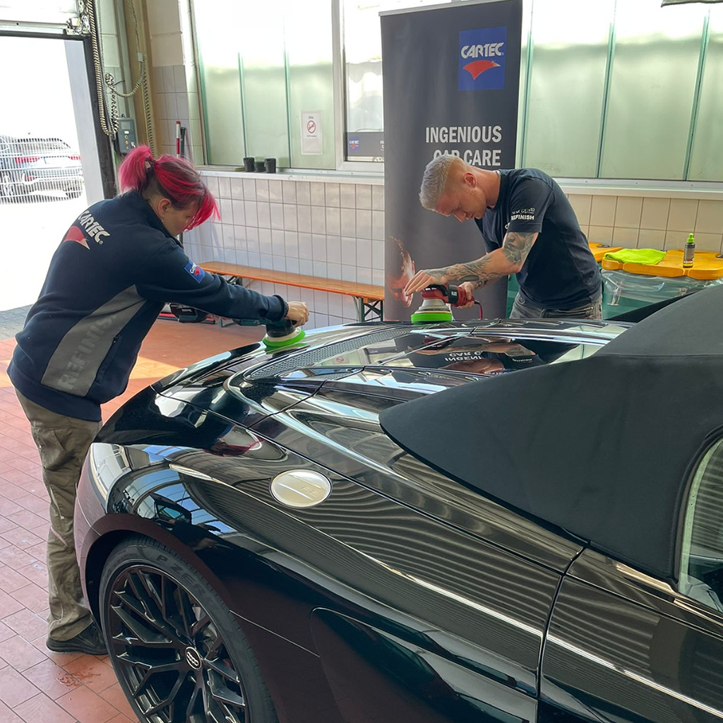 Professionelle Fahrzeugaufbereitung bei Cartec Profiline